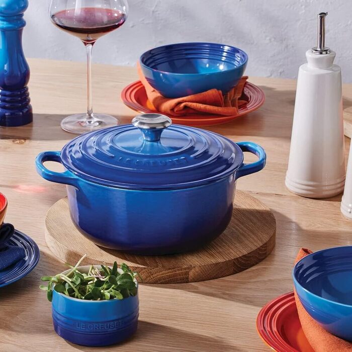 Кастрюля чугунная 1,8 л Azure Signature Le Creuset